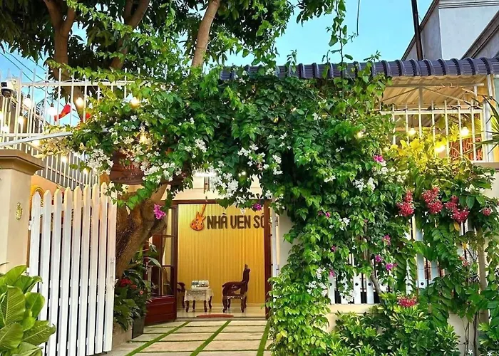 Homestay Nha Ven Song *