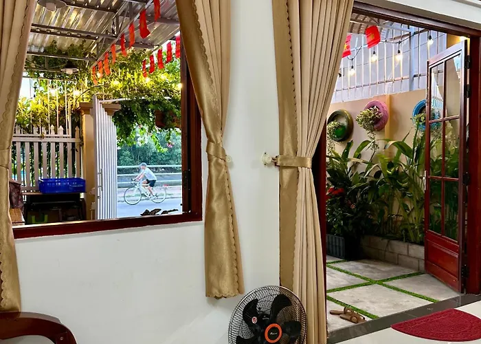 Nha Ven Song Homestay